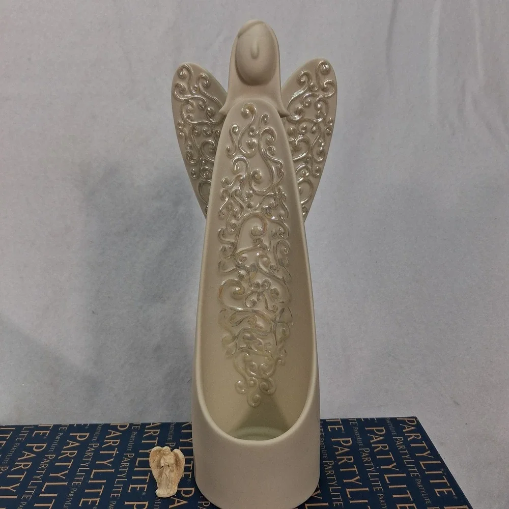 PartyLite Serenity Tealight Holder P9629 Cream Iridescent Angel NEW